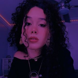 Meet your Posher, Daniela